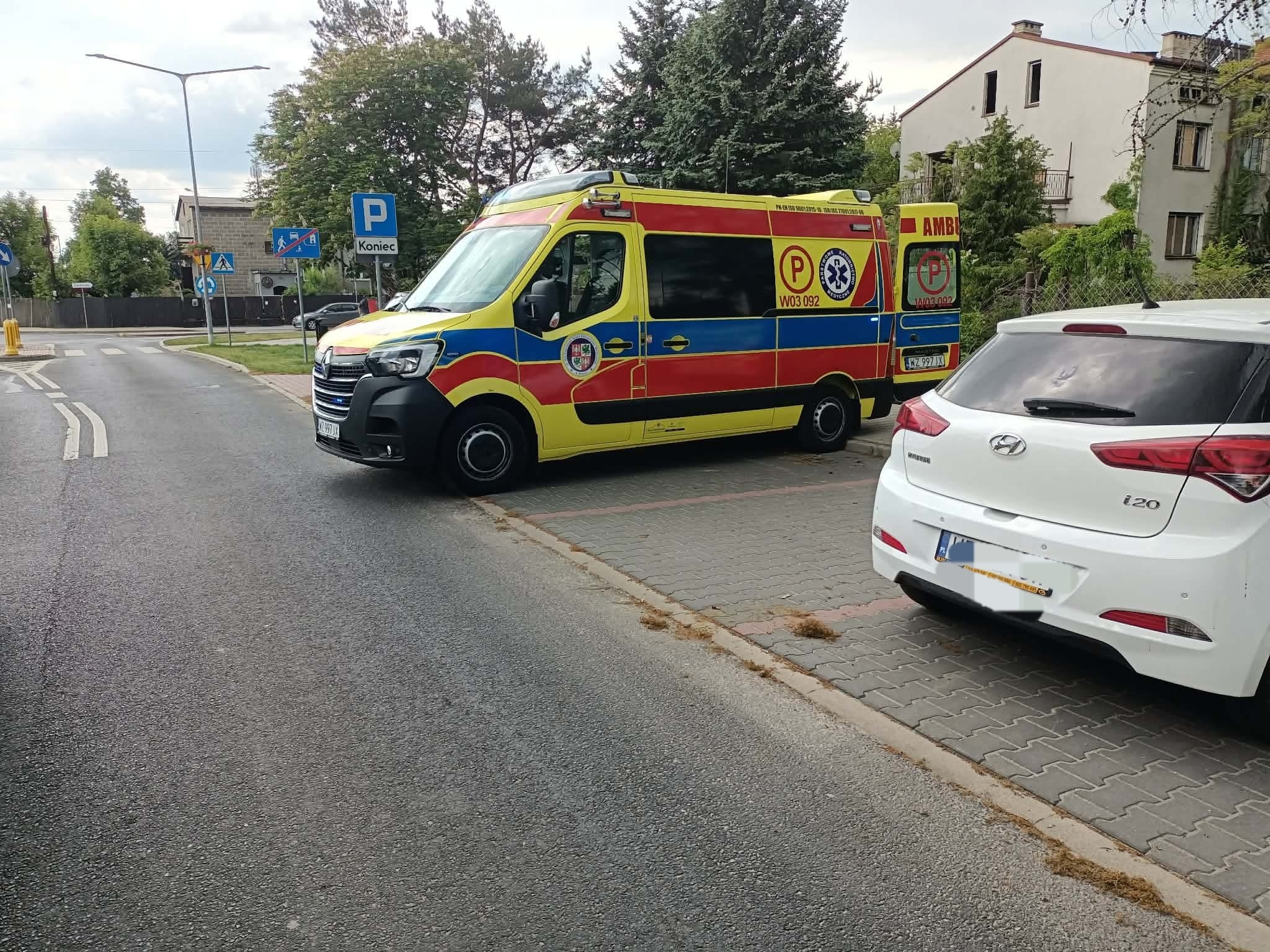 Ambulans ZRM podczas działań w Mszczonowie