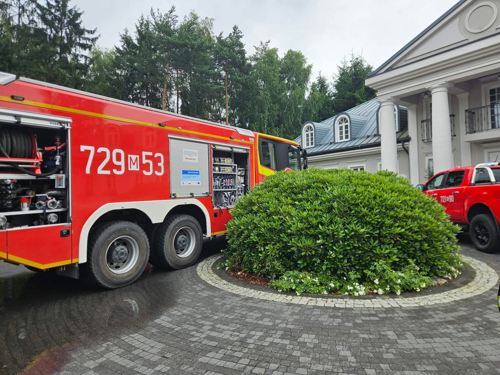 PSP Zyrardow fire engines during operations at the hotel in Tartak Brzozki