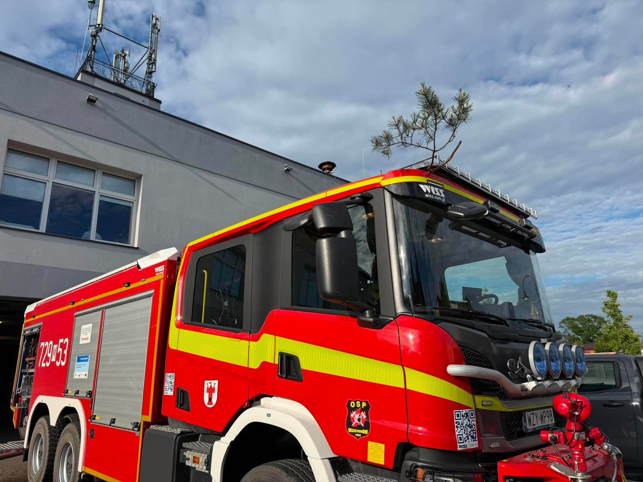 GCBA Scania OSP Mszczonów vehicle during a call-out to a forest fire in Ciemno-Gnojna